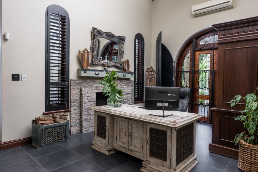 5 Bedroom Property for Sale in Winelands Western Cape